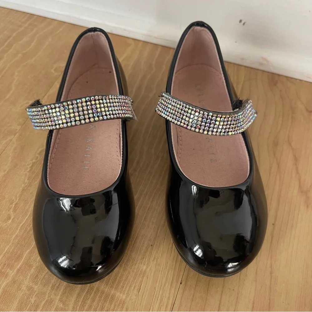 Kelly & Katie Black Dress Shoes with Rhinestone Strap